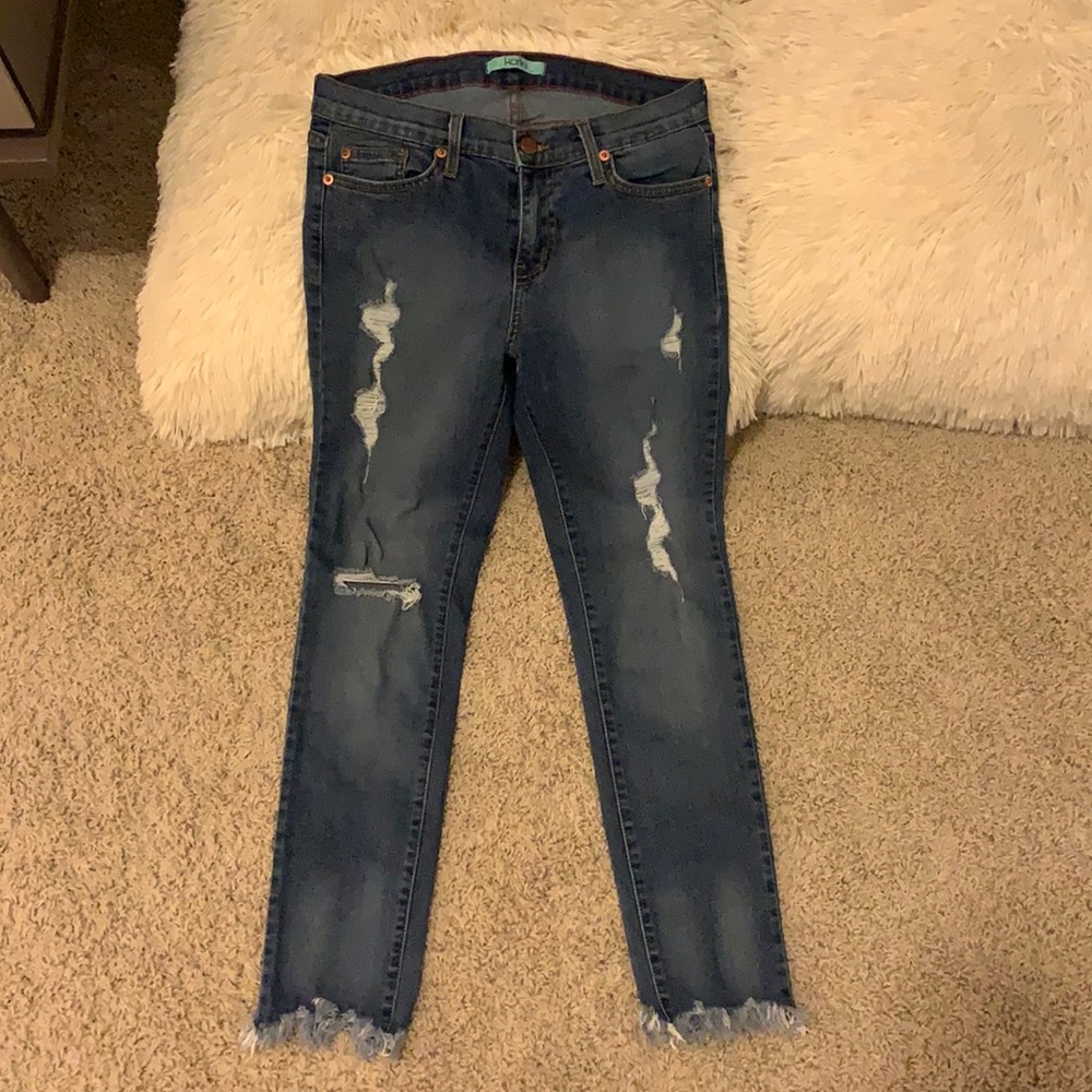 KARLIE RIPPED JEANS